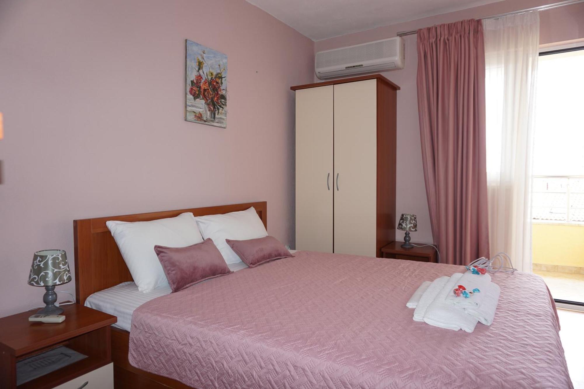 Vila Lena Petrovac na moru Zimmer foto