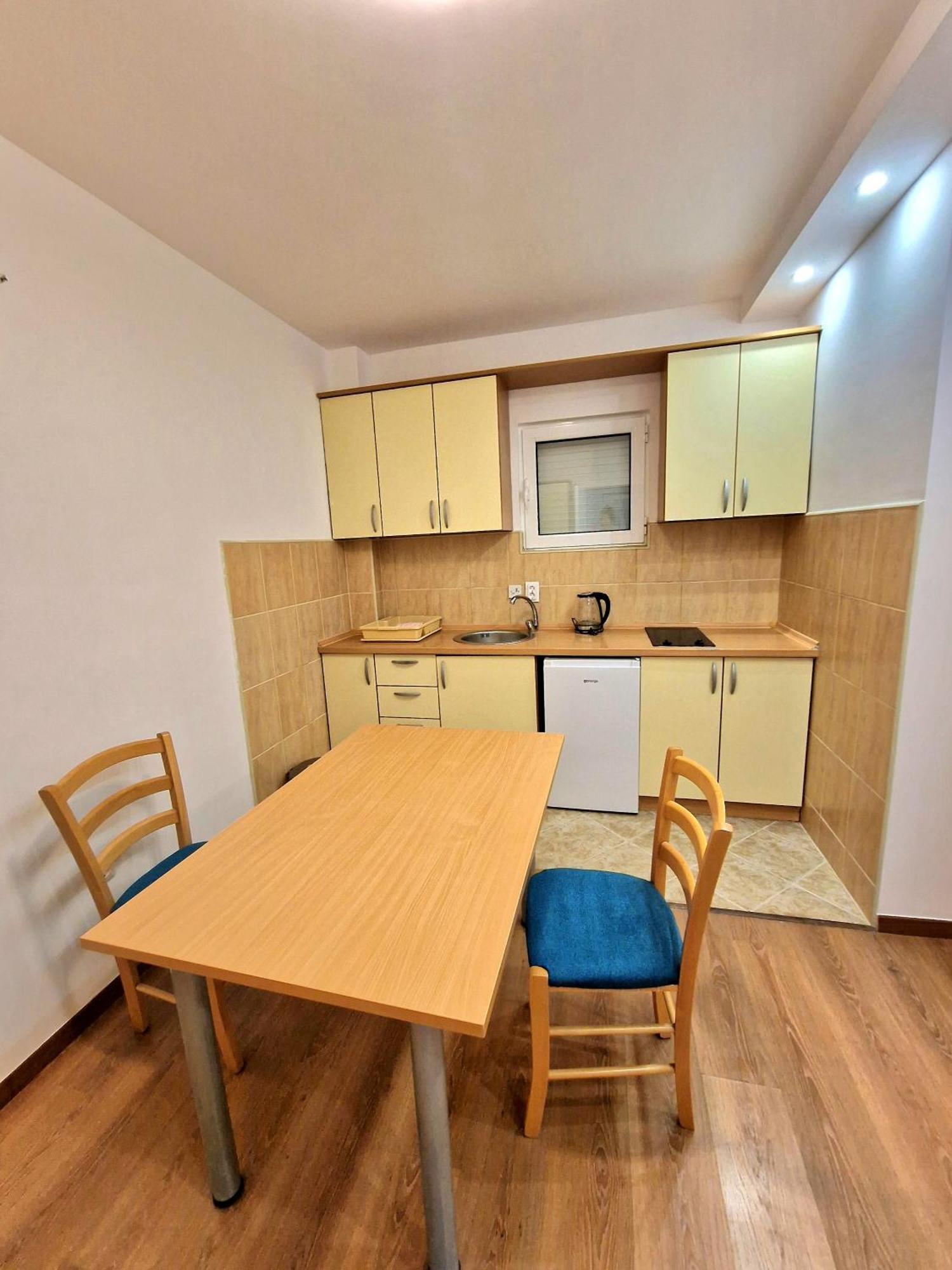 Vila Lena Petrovac na moru Zimmer foto
